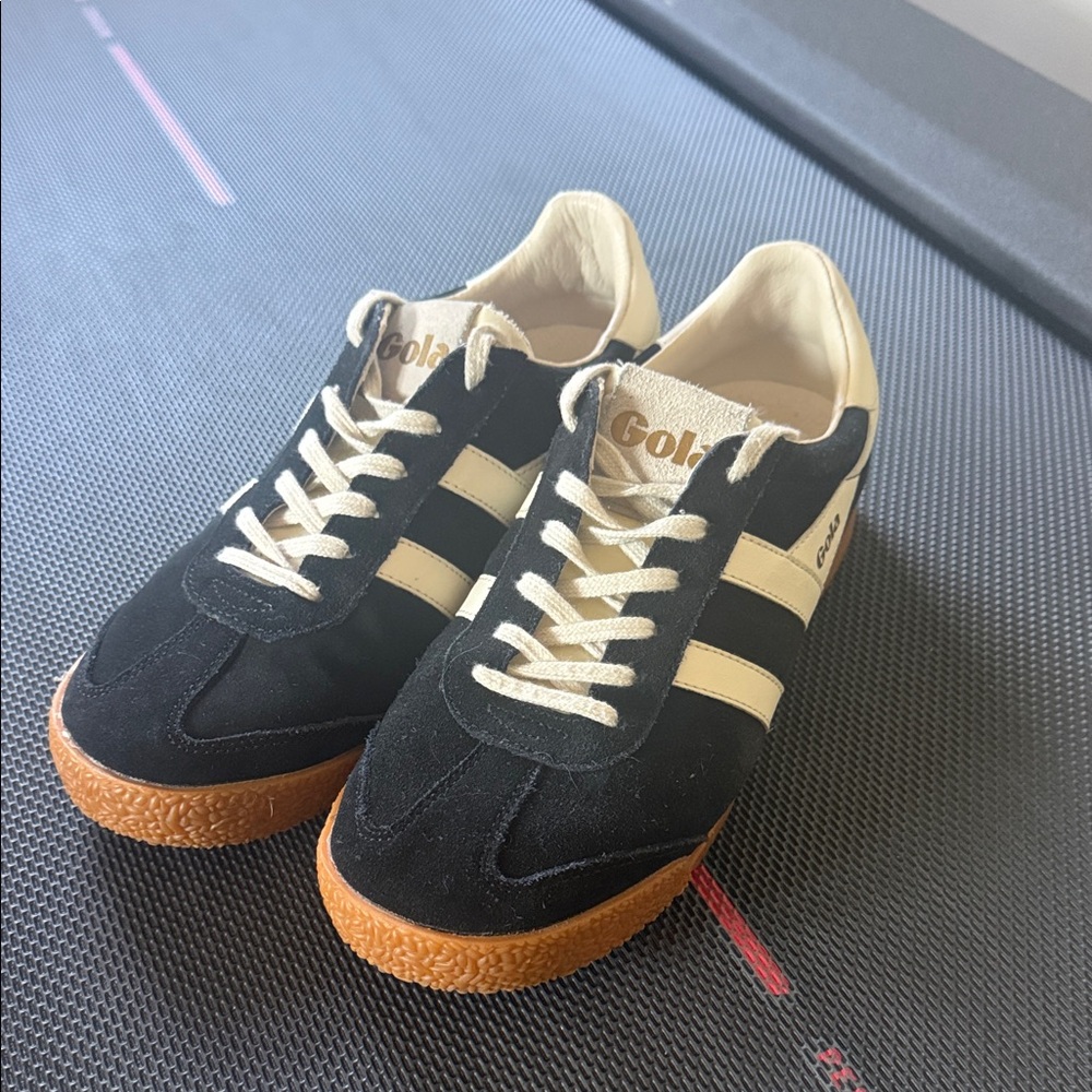 Gola Elan suede sneaker. Size 38.5 (7.5/8)